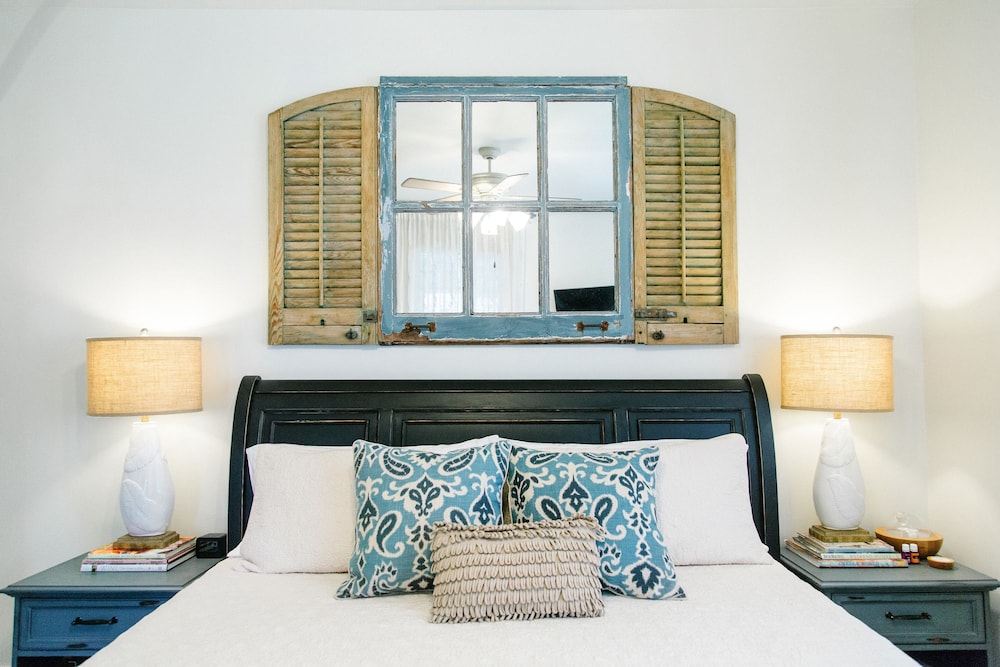 Studio Suite, 1 King Bed, Non Smoking photo 1