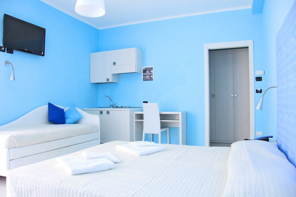 Apartment photo 2