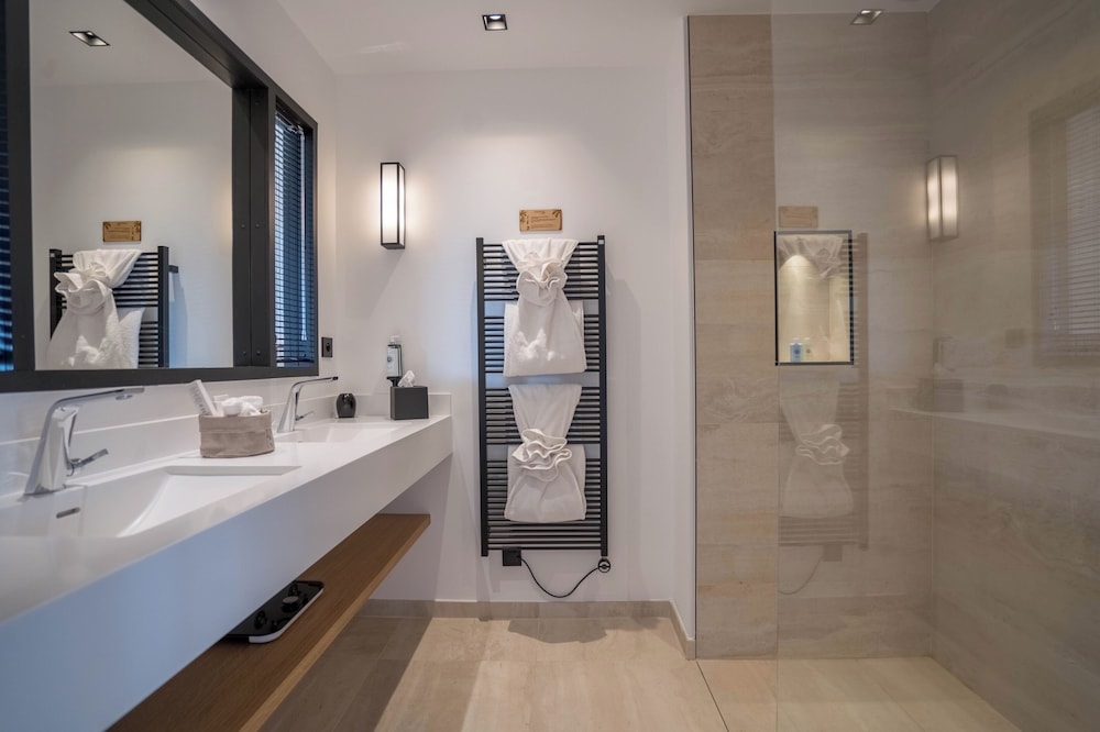 Deluxe Double or Twin Room, Garden View photo 3