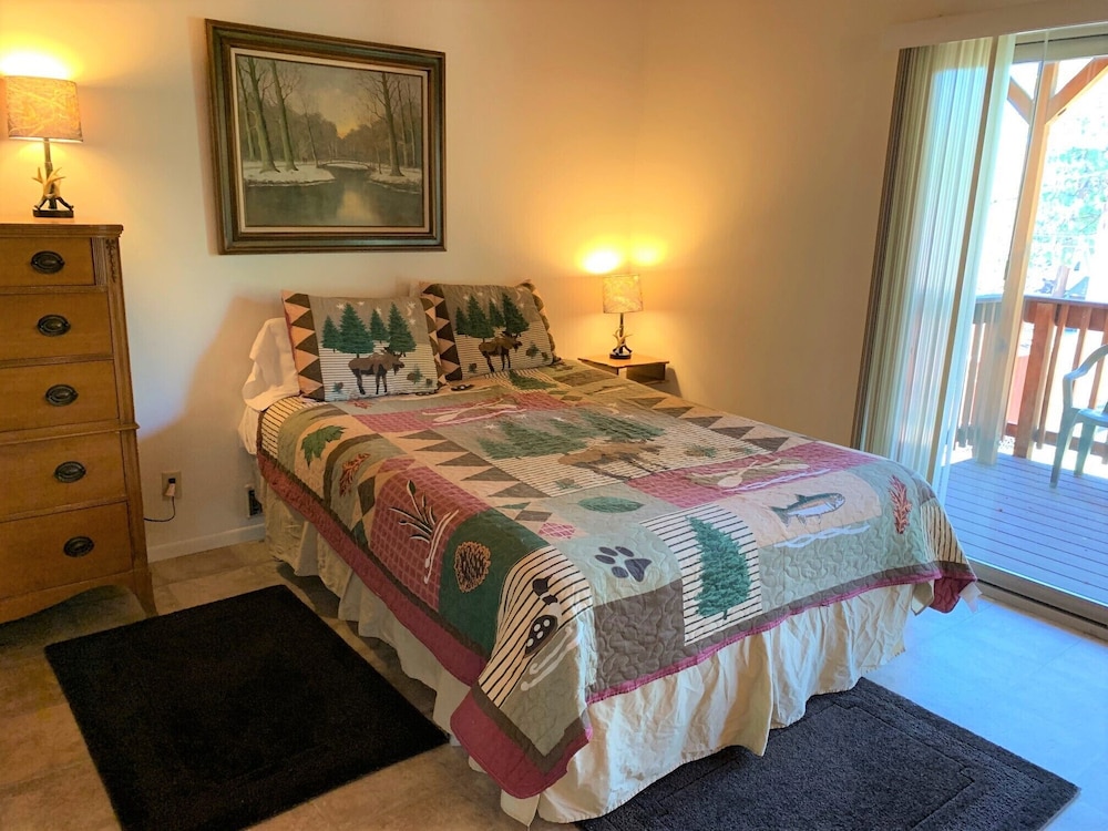 House, Multiple Beds, Patio, Mountain View