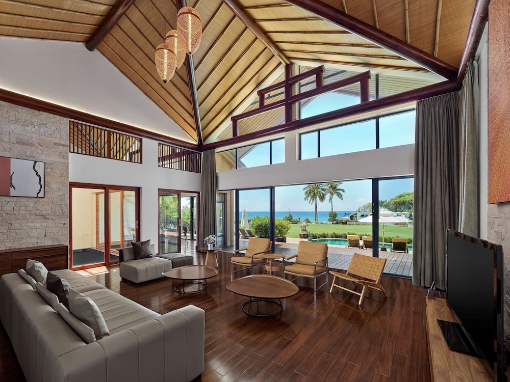 3 Bedroom Ocean View Pool Villa