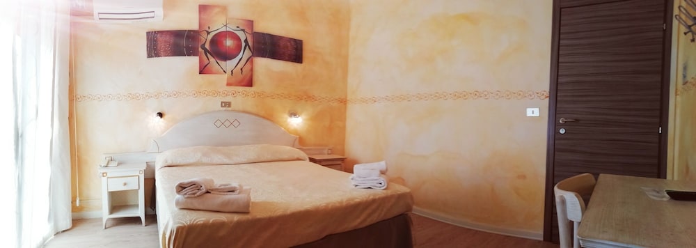 Double Room - Photo 9