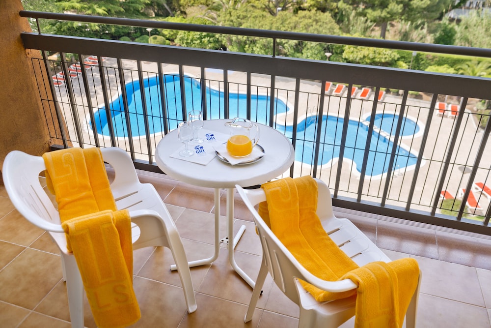 Apartment, 1 Bedroom, Balcony, Pool View (2-4 adults) - Photo 14
