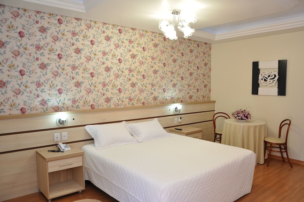 Deluxe Double Or Twin Room photo 1