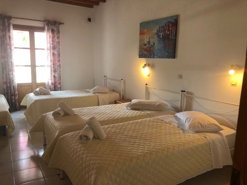 Quadruple Room, 1 Bedroom, Courtyard View