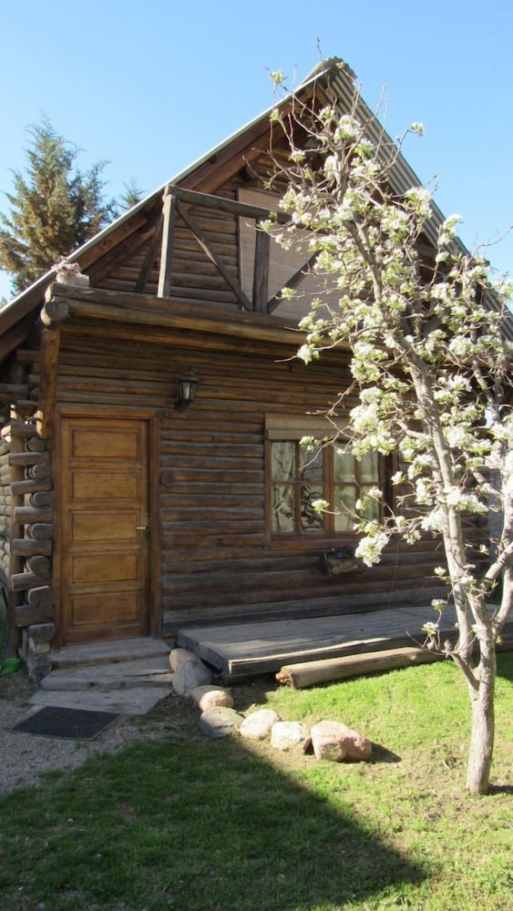 Traditional Cabin, 2 Bedrooms, Kitchen (6) photo 3