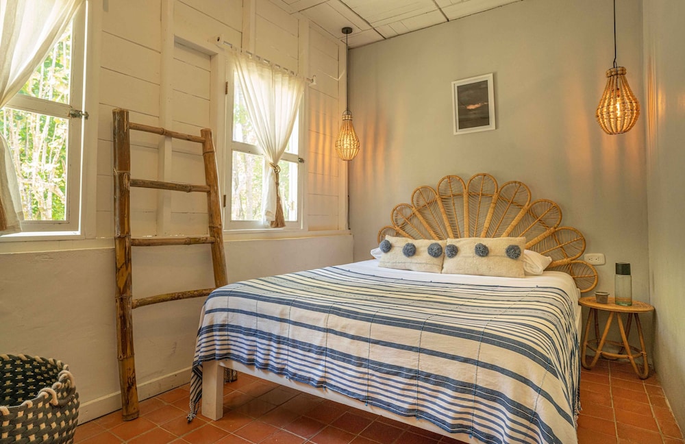 Opal or Amarillo with Shared Bathroom at the Beach Casita photo 1