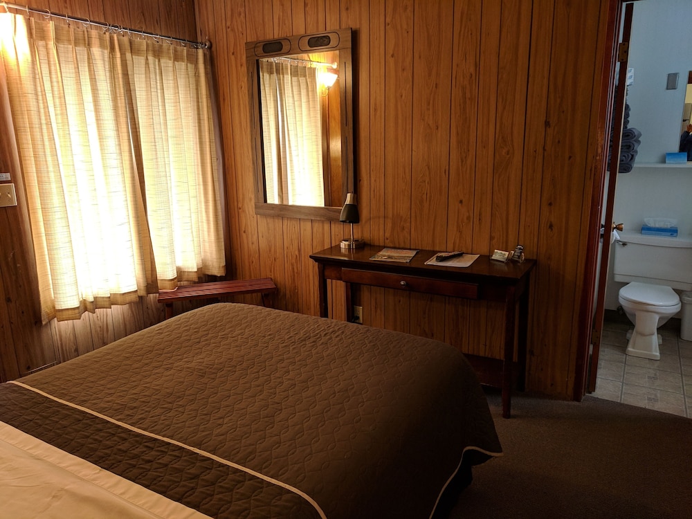 Family Room, Multiple Beds, Non Smoking photo 2