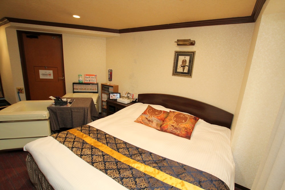 Double Room (Large)