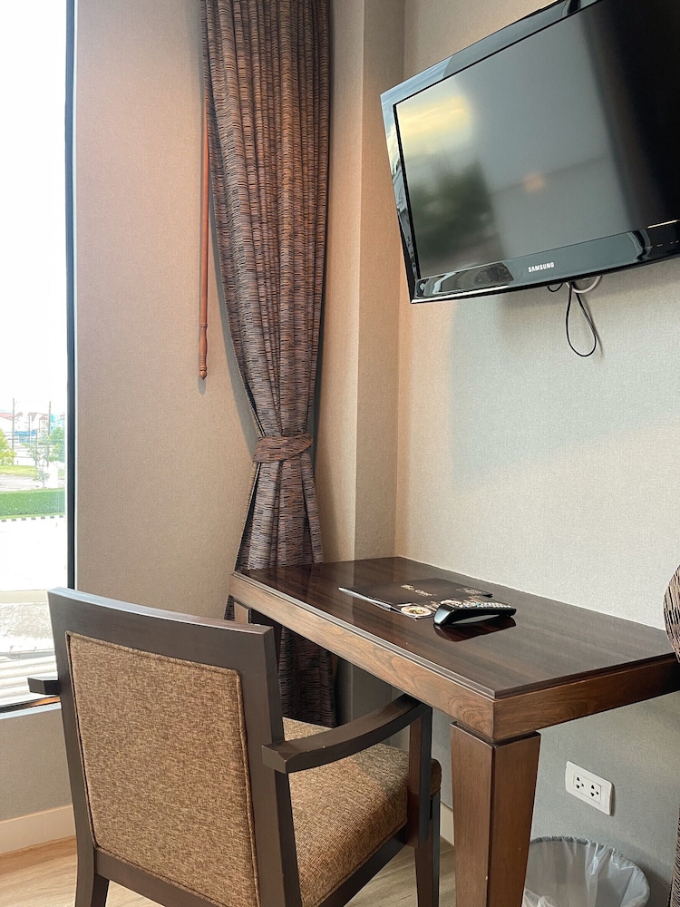 Deluxe Room - Photo 3