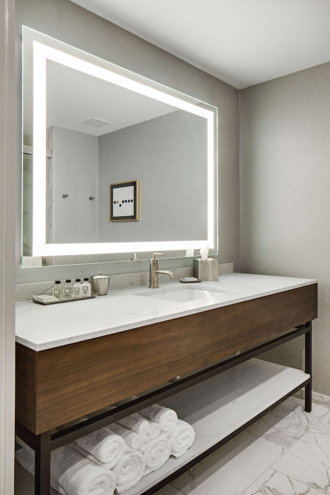 Room, 2 Queen Beds (Spa Shower) photo 3