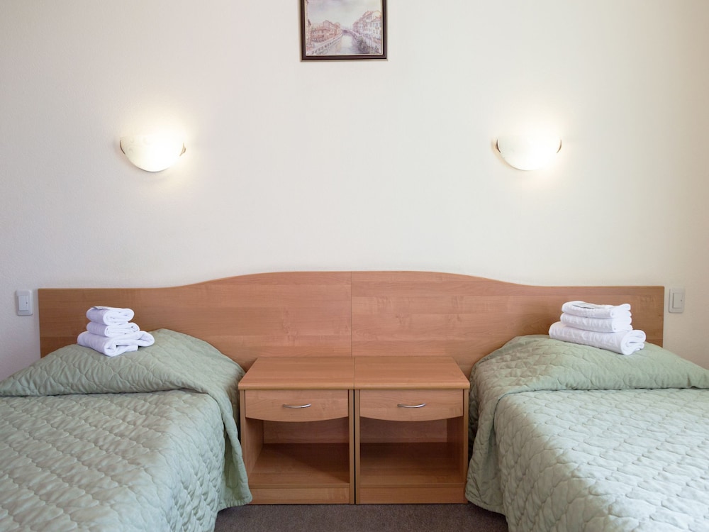 Standard Twin Room photo 3