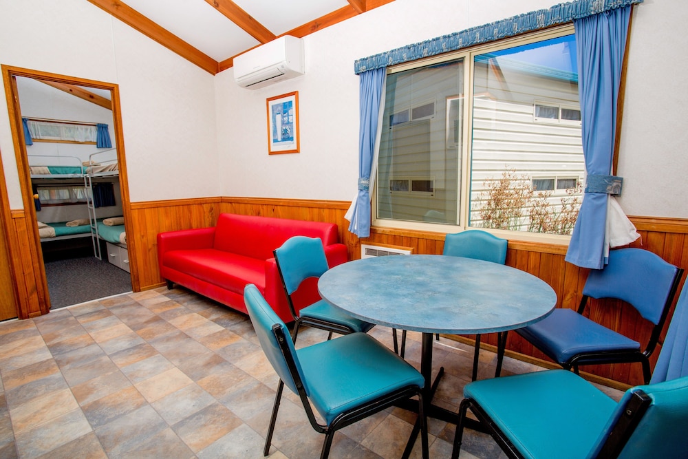2 Bedroom Cabin - Ibis photo 2