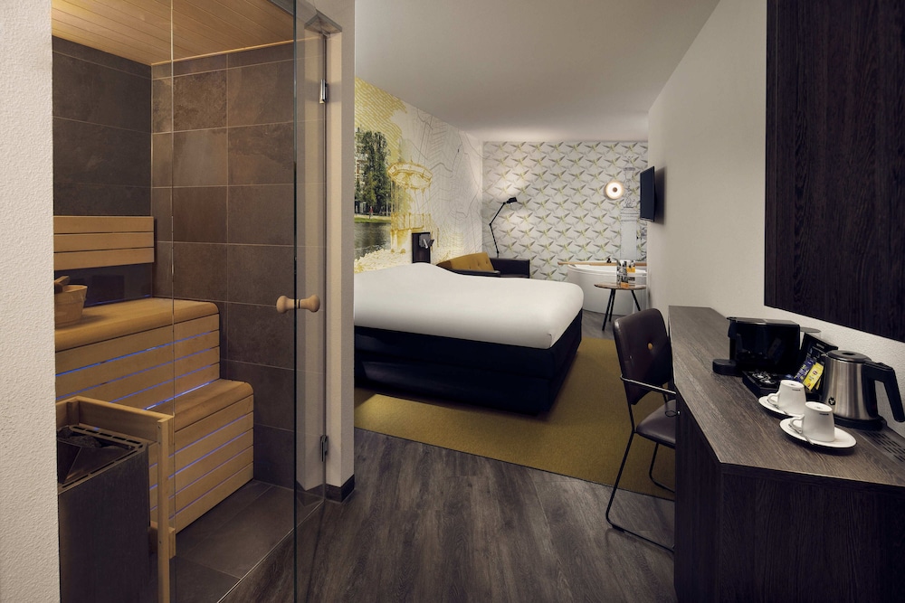 Suite, 1 King Bed photo 1