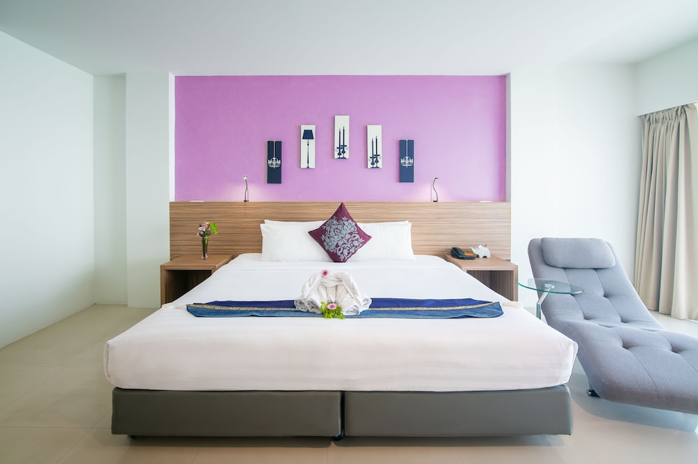 View Pent Double or Twin Room photo 2