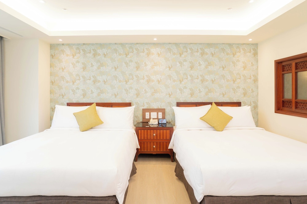 Elite Quadruple Room, 2 Double Beds photo 3