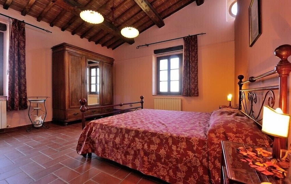 Luxury Apartment, 3 Bedrooms, Smoking, Garden View photo 2