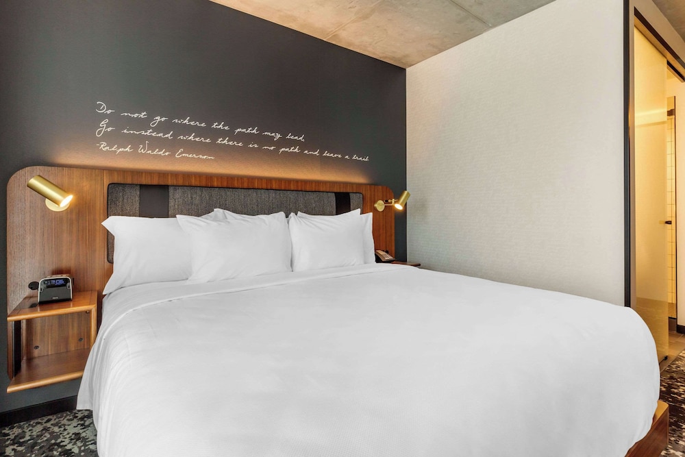 Suite, 1 King Bed, Non Smoking