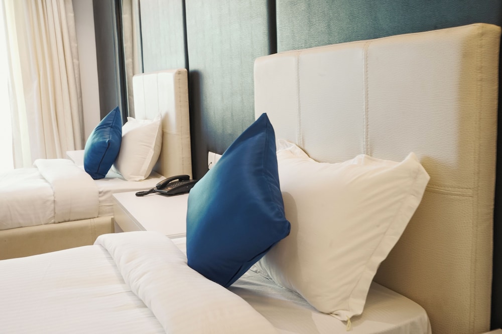 Double or Twin Room, 2 Twin Beds, Balcony, City View photo 2