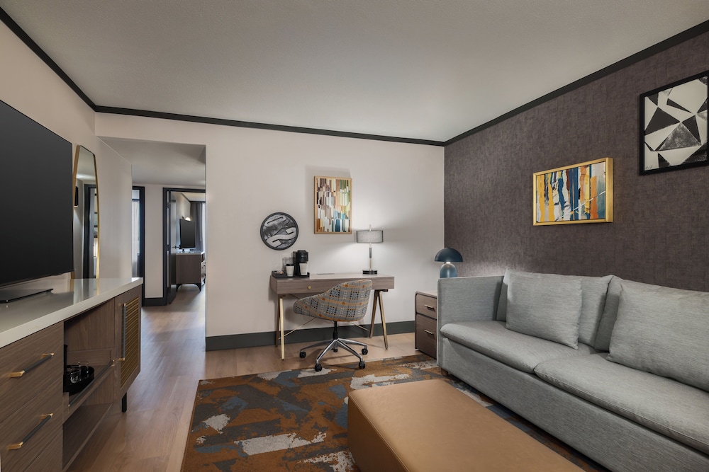 Suite, 2 Bedrooms photo 2