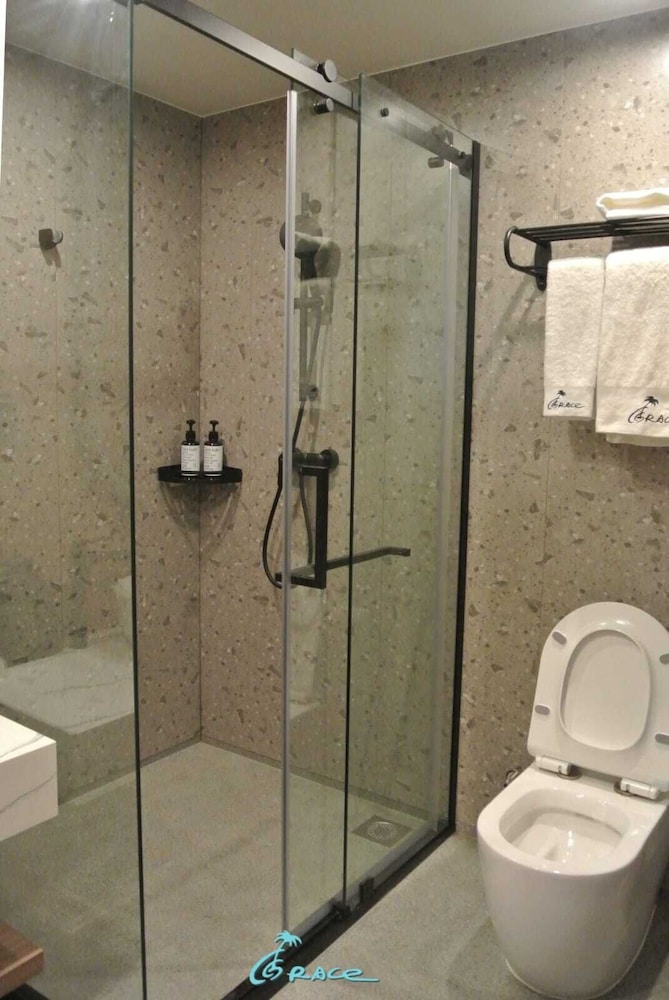 Deluxe Suite, Balcony, Partial Sea View