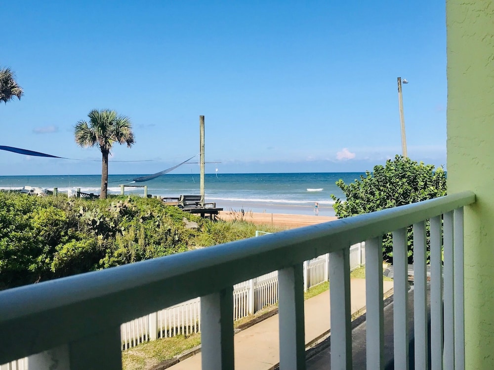 Studio, Ocean View, Beachside (Just Beachy) photo 3