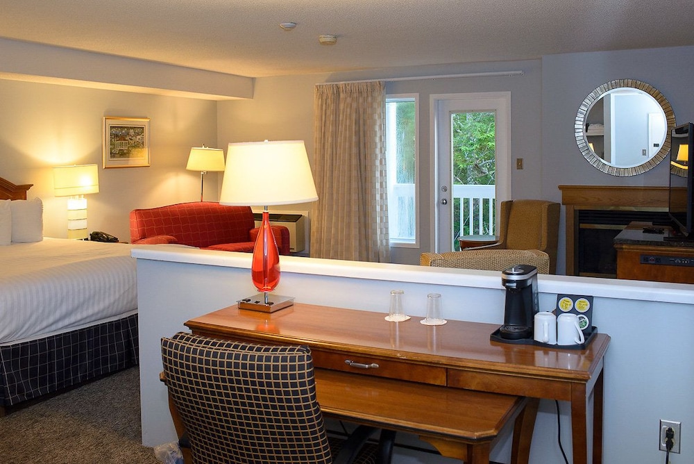Deluxe Room, Lake View photo 1