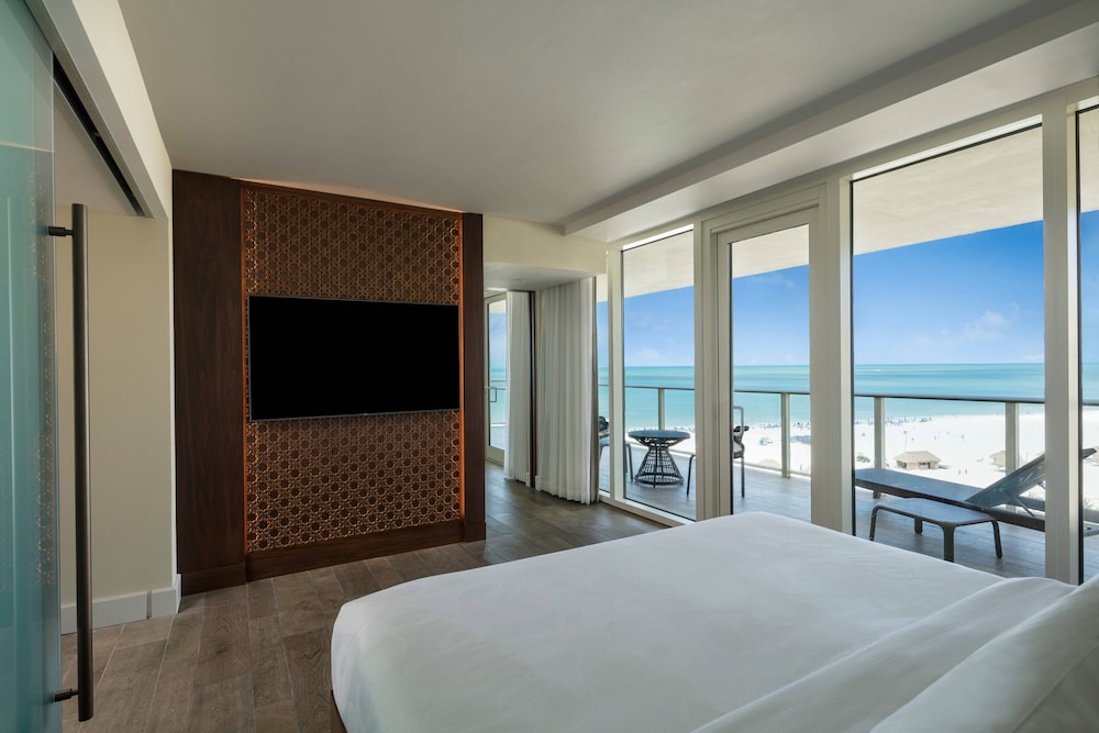 Sirene, Age 21 Only, 2 adults only, Gulf View Guest room, 1 King