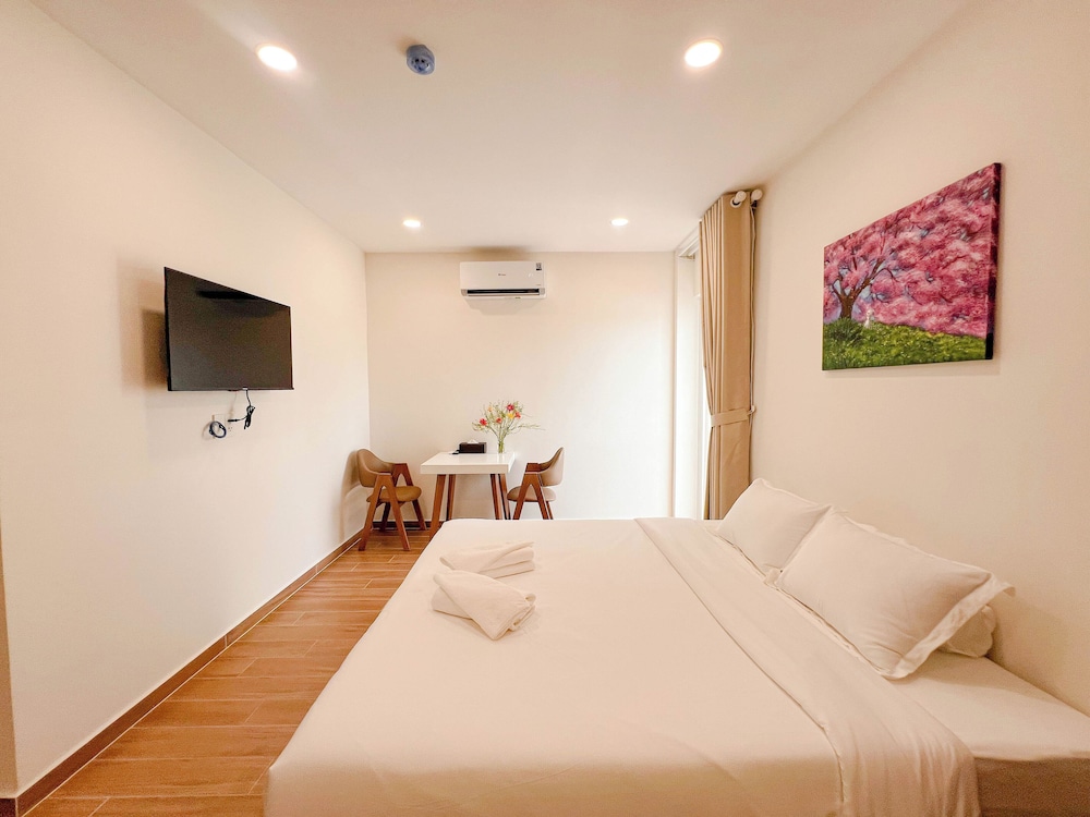 Superior Studio, Kitchen, City View