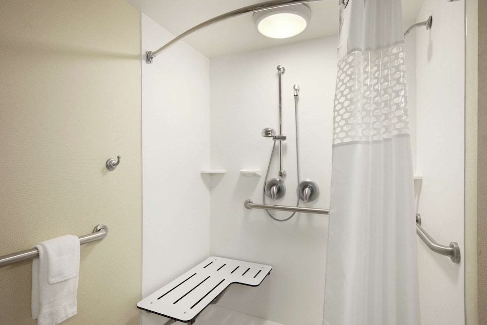 Room, 1 Queen Bed, Accessible, Non Smoking photo 2