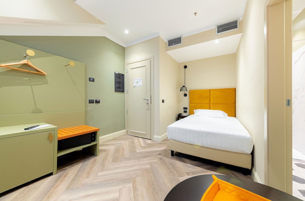 Classic Single Room