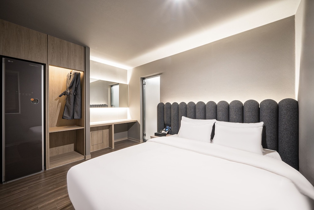 Premier Room