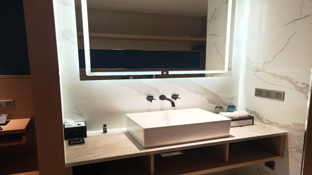 Standard Room, 2 Twin Beds - Photo 2