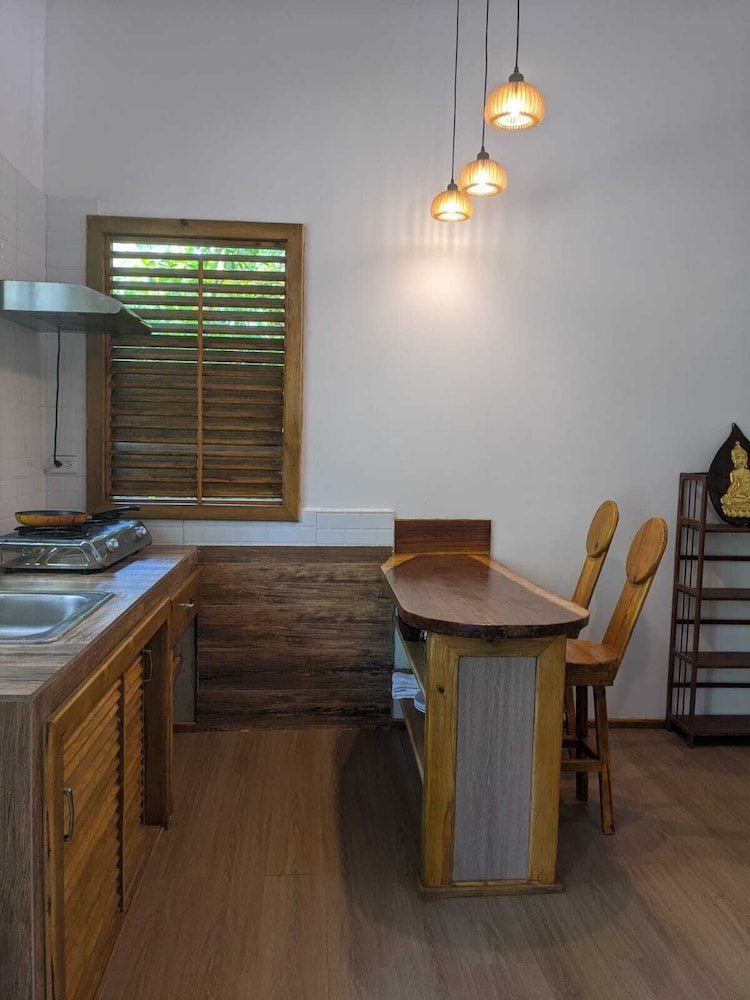 Deluxe Studio Suite, Air conditioning photo 3