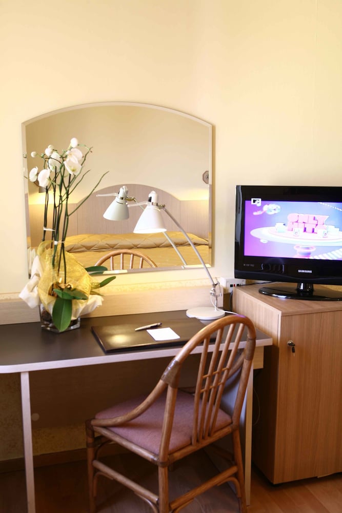 Double Room - Photo 6