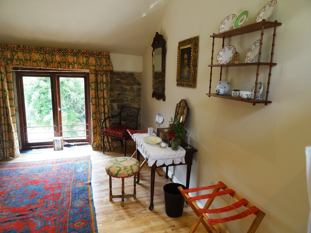 Double or Twin Room, Ensuite (Vicenza) photo 3