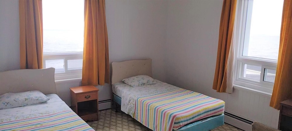 Double Room (Shared Bathroom)