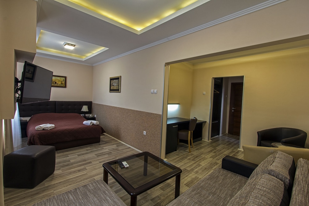Comfort Apartment photo 2