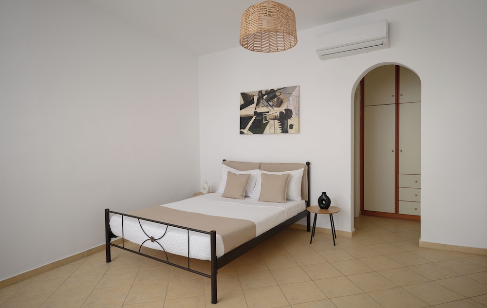 Standard Suite With Caldera View