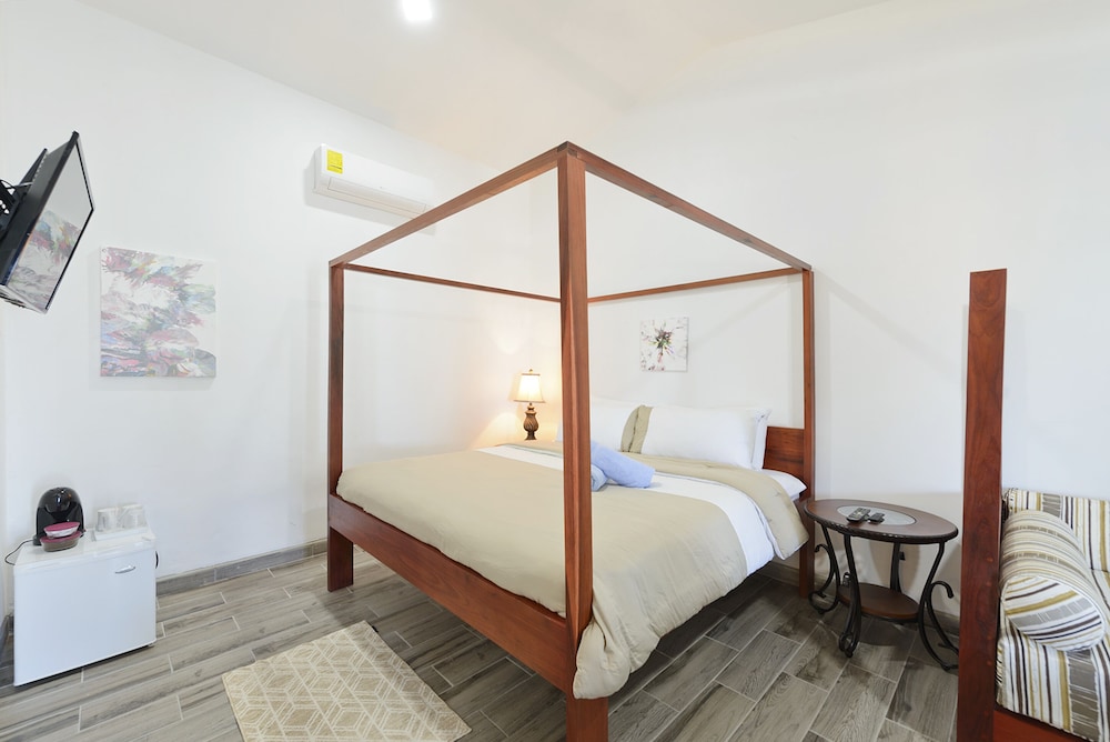 Deluxe Room, 1 King Bed with Sofa bed, Non Smoking, Ocean View