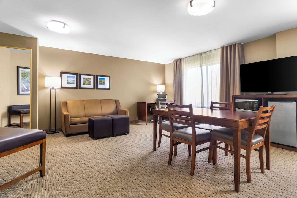 Suite, Multiple Beds, Accessible, Non Smoking - Photo 3