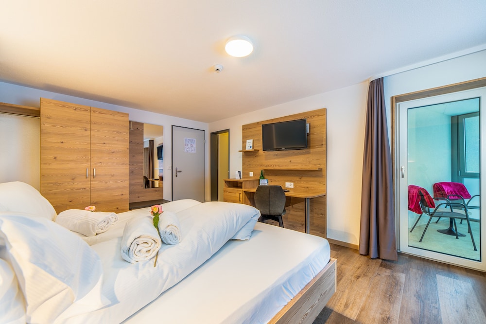 Superior Triple Room, 1 Bedroom, Balcony, Mountain View photo 2