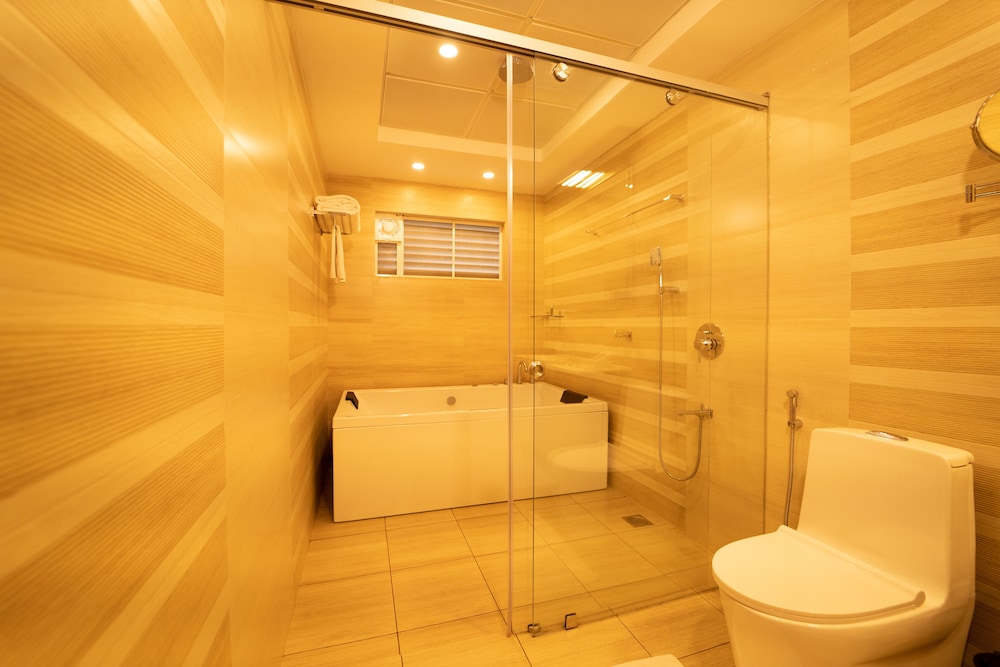 Premium Suite - Photo 2
