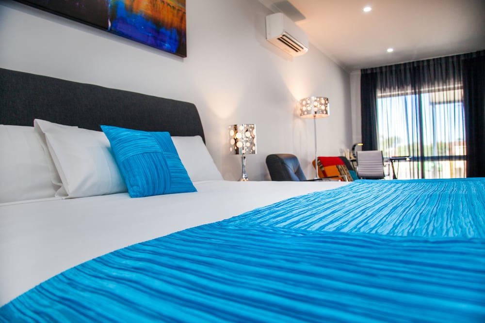 Premier King Room photo 3