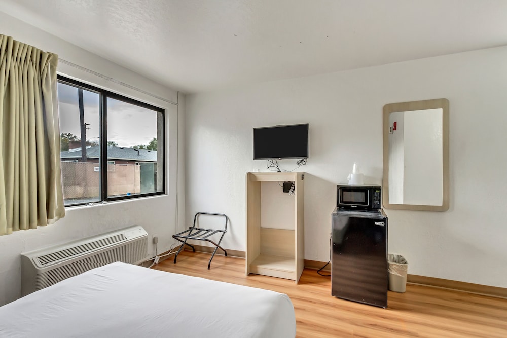 Deluxe Room, 1 Double Bed, Accessible, Non Smoking photo 3