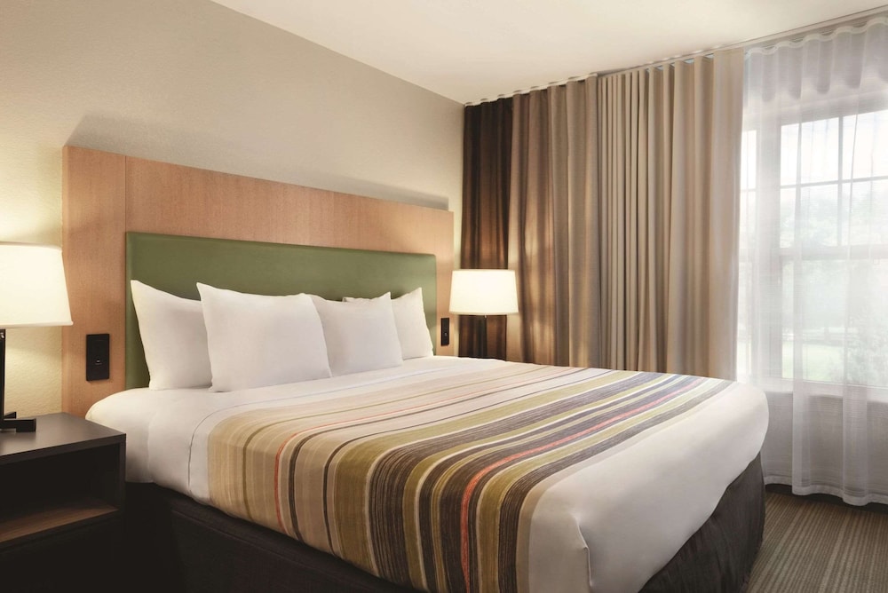 Suite, 1 King Bed with Sofa bed, Non Smoking - Photo 1