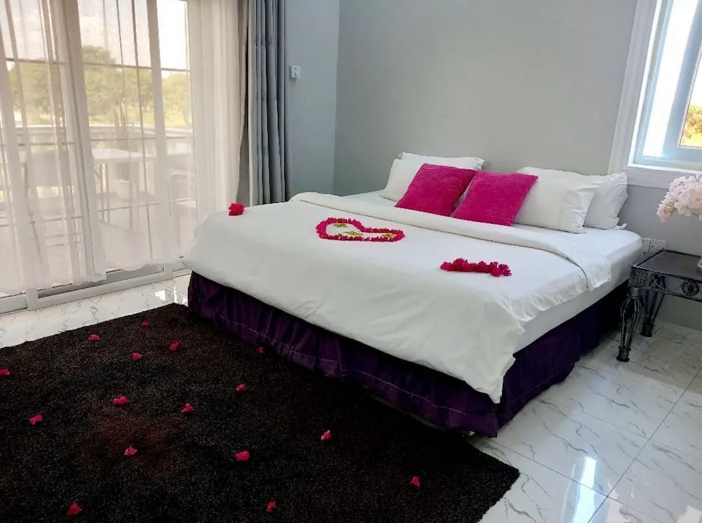 Deluxe Double Room, Pool View