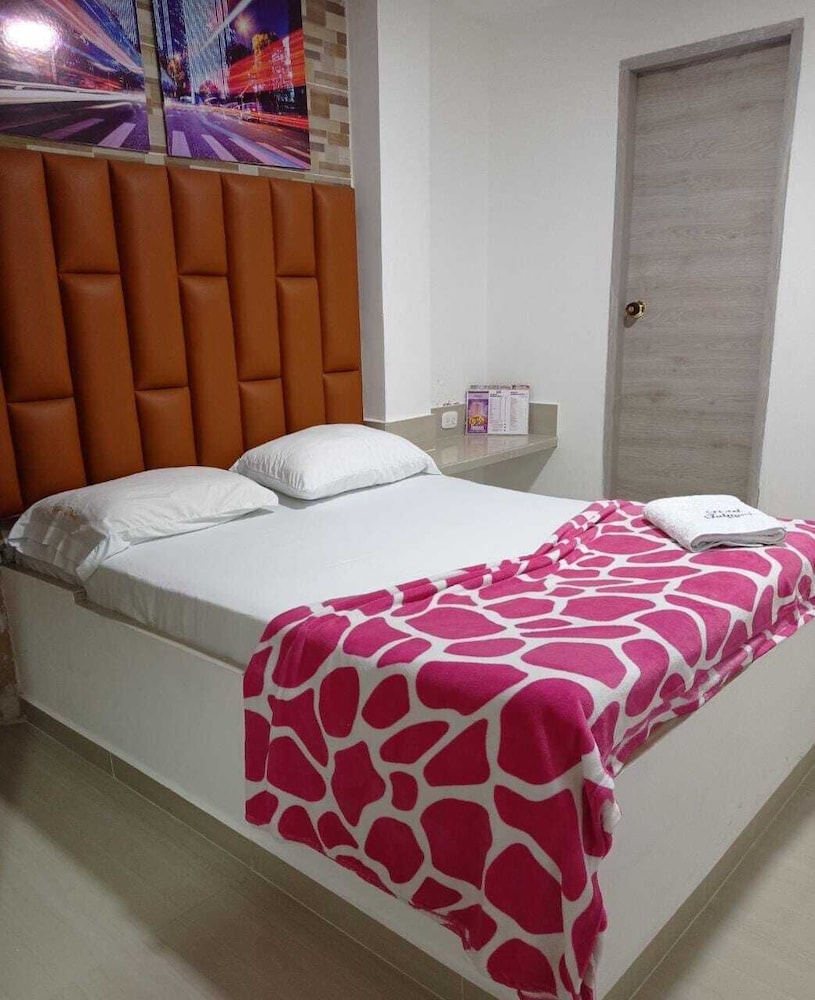 Basic Twin Room photo 2