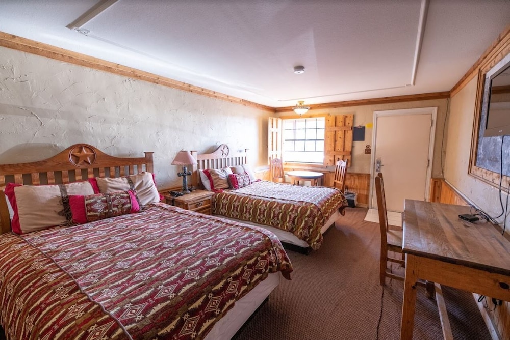 Basic Double Room, 2 Queen Beds, Non Smoking - Photo 2