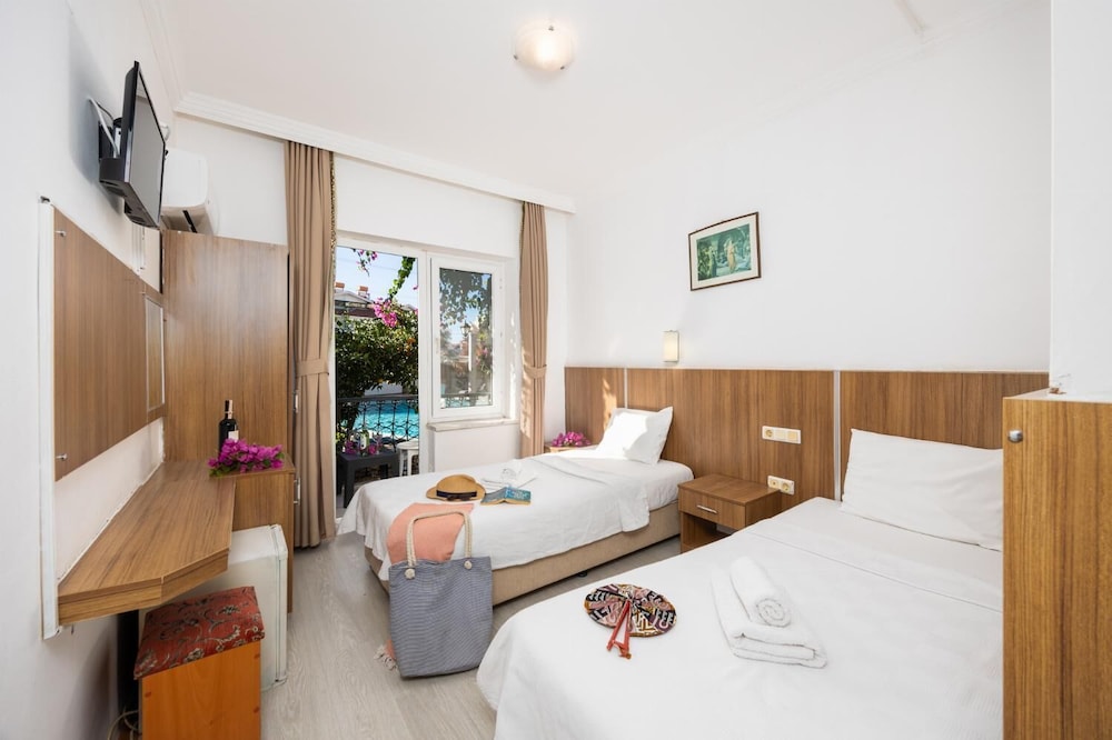 Comfort Twin Room, Balcony, Pool View photo 1